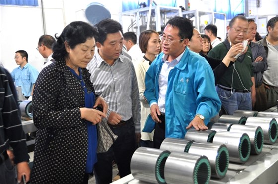 總經(jīng)理陳學(xué)鋒介紹自動(dòng)流水線(xiàn)