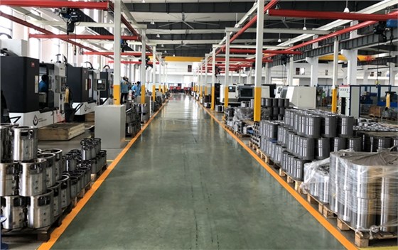 電機廠家:干凈明亮的生產(chǎn)車間一角 電機廠家:干凈明亮的生產(chǎn)車間一角